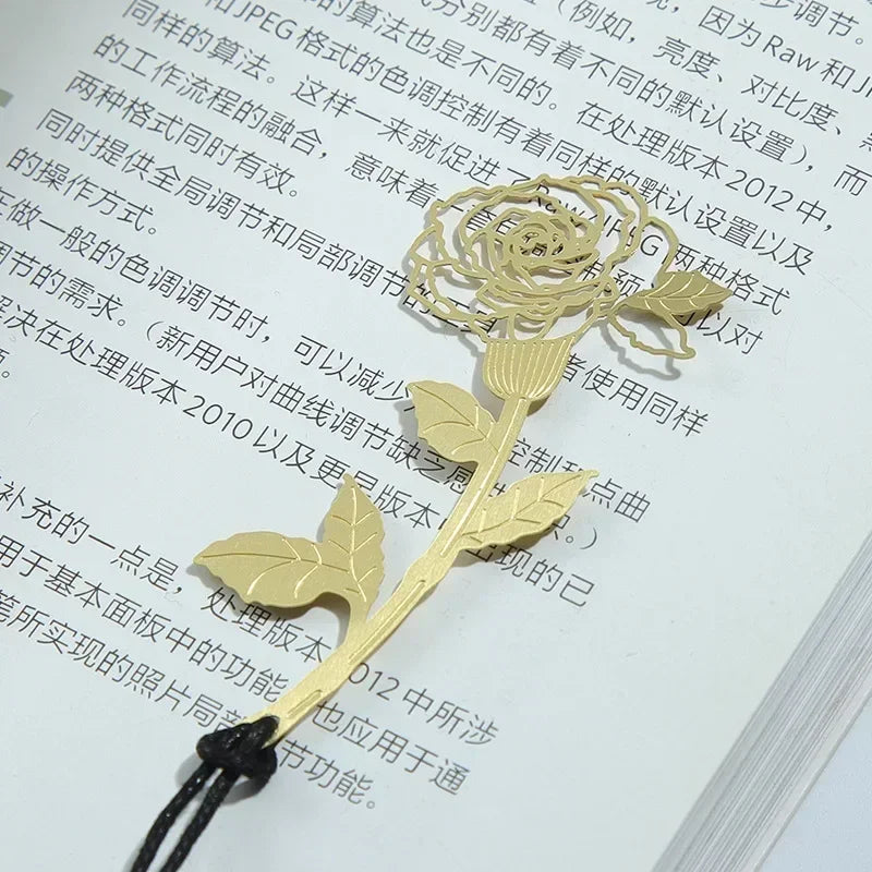 Brass Metal Flower Bookmark – Hollow Rose & Carnation Gift Metal Bookmark Axl