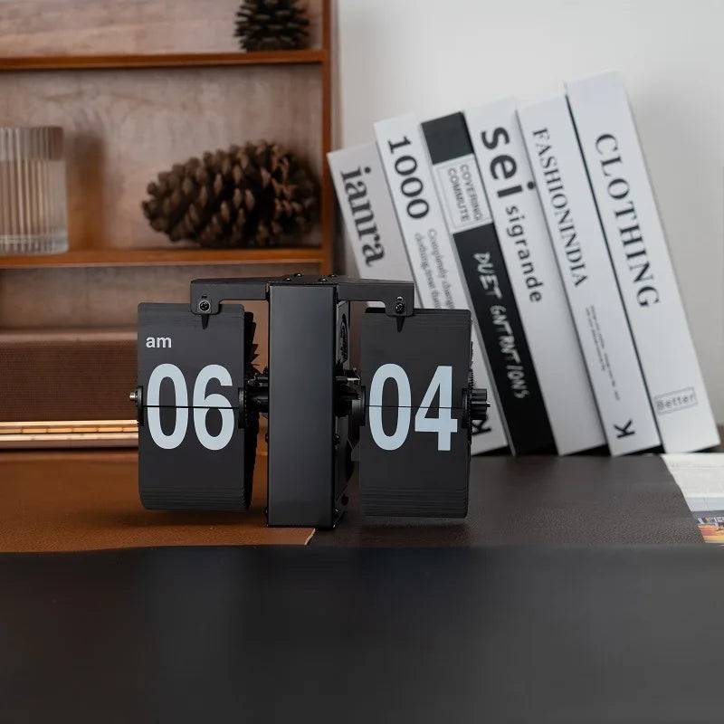 Nordic Retro Page-Turning Desk Clock | Quartz Table Ornament Desk Clock Axl Black-Bold Font