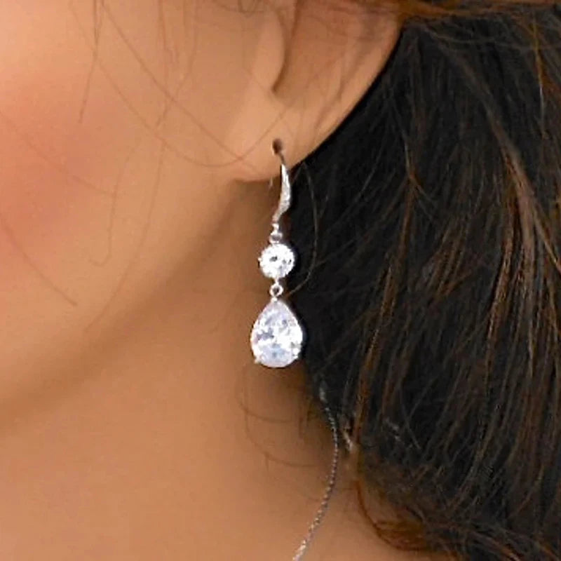 Huitan Waterdrop CZ Drop Earrings – Silver Wedding Jewelry Drop Earrings Axl