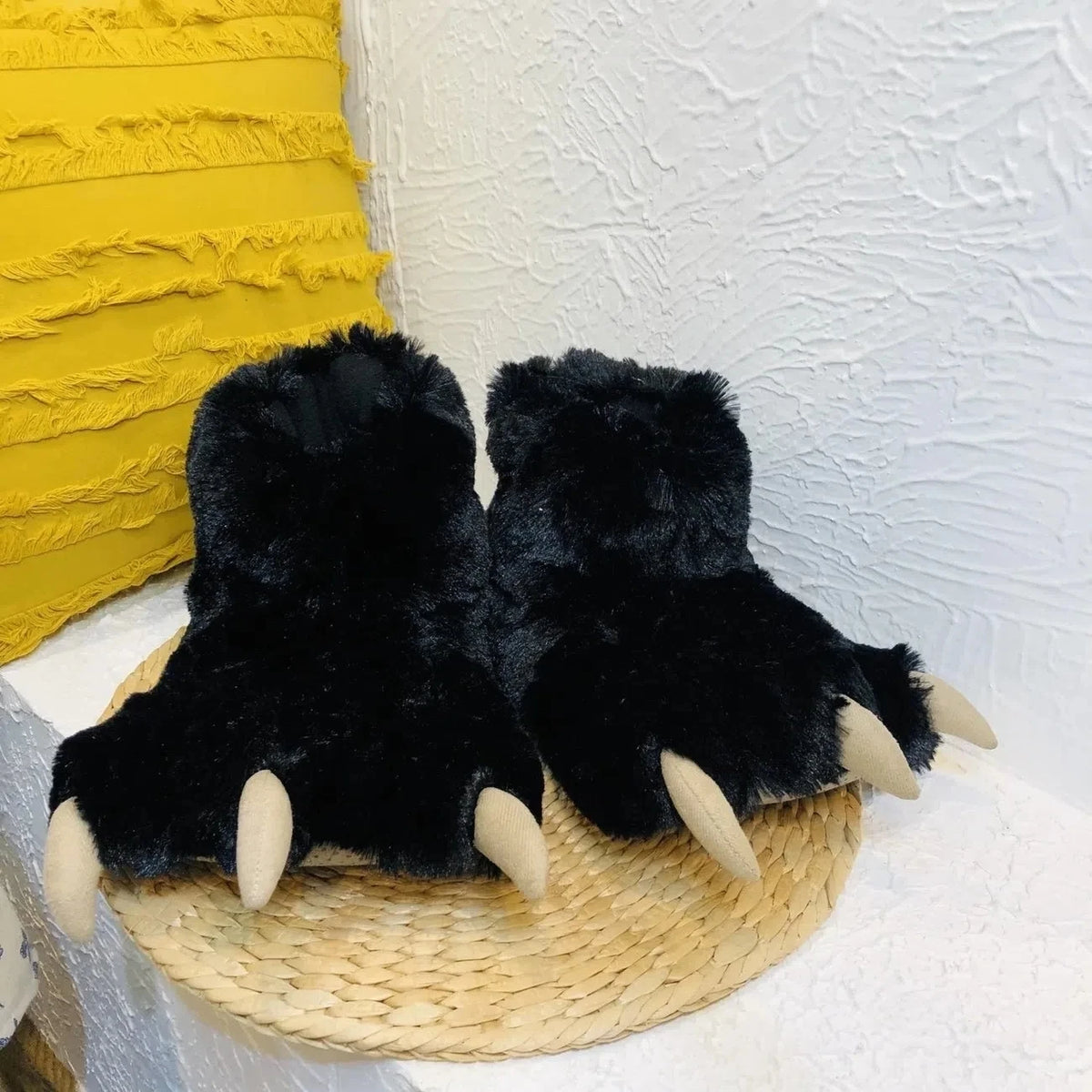 Women's Fluffy Animal Paw Slippers | Soft Faux Fur Indoor Slides Novelty Indoor Slippers Axl Black 38
