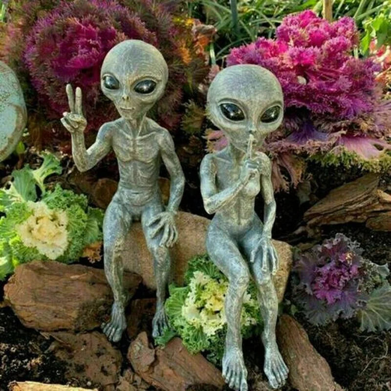 Space Alien Resin Garden Statue – Outdoor Figurine Ornament Garden Resin Figurine Axl