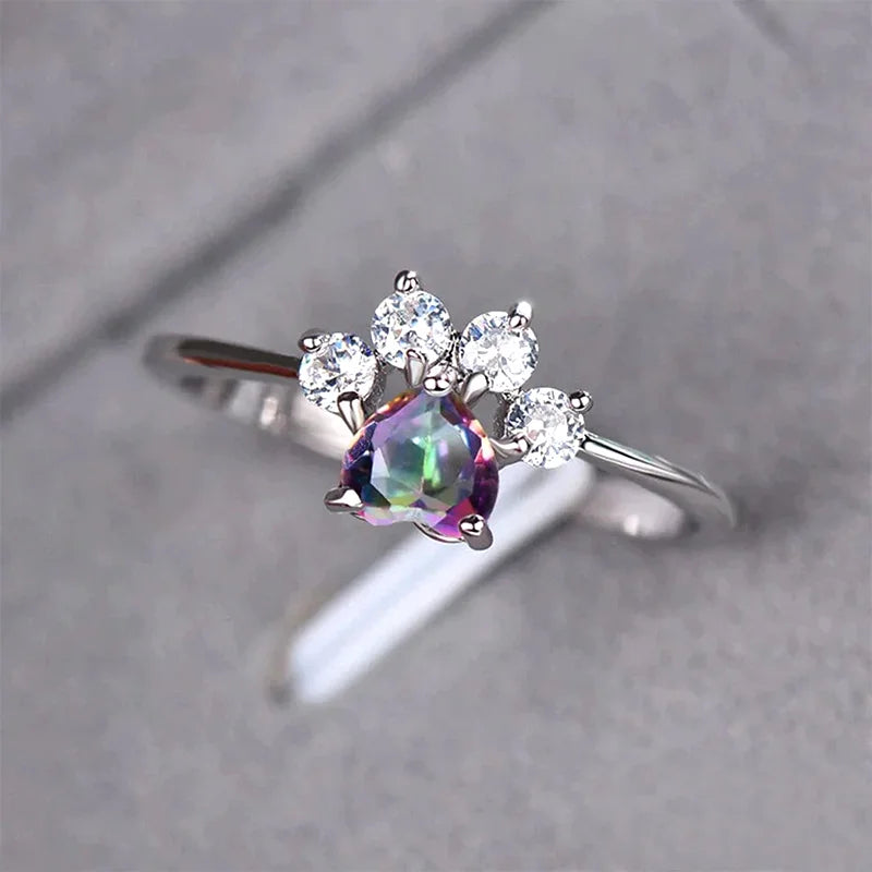 Huitan Cubic Zirconia Silver Ring – Women's Wedding Band Zirconia Fashion Ring Axl