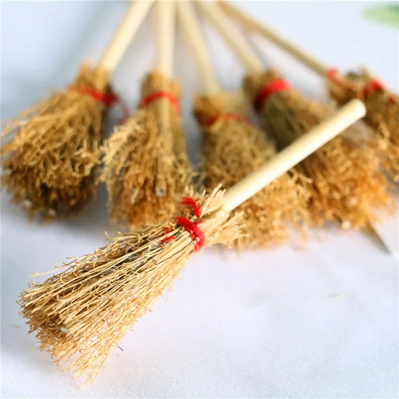 5-Piece Miniature Broom Set – Dollhouse & Diorama Props Dollhouse Accessories Axl 5pcs