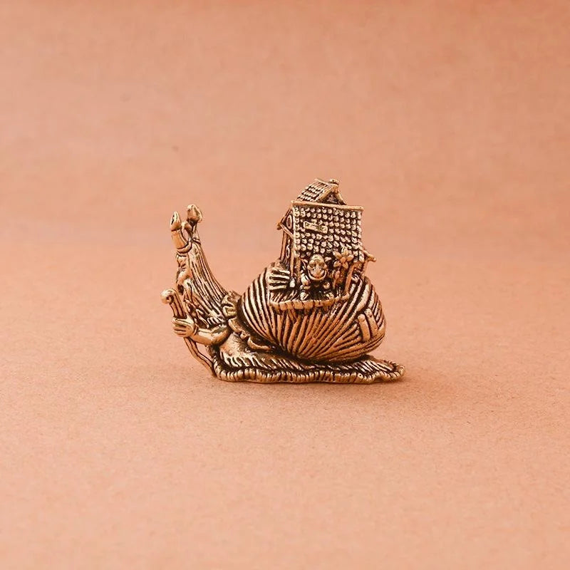 Solid Brass Snail Figurine – Mini Copper Tea Pet Ornament Metal Figurine Axl