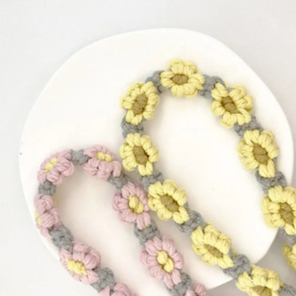 Handmade Daisy Macrame Keychain – Boho Wrist Strap for Women Macrame Keychain Axl