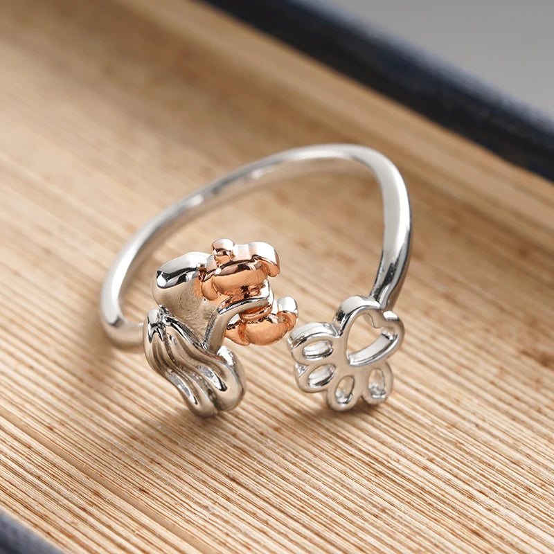 Huitan Women's Hug Dog Opening Ring – Two-Tone Brass Fashion Ring Axl