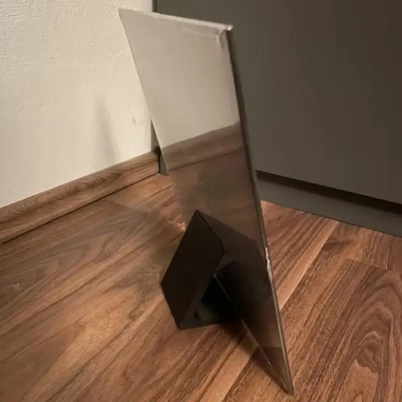 Desktop Vinyl Record Stand – Minimalist Display Rack Vinyl Record Stand Axl