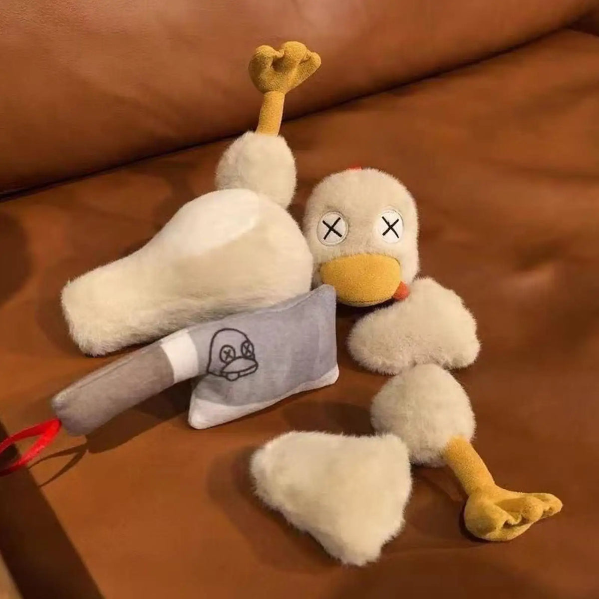 Magnetic Detachable Duck Plush Toy – Desk Decor & Fun Gift Magnetic Plush Toy Axl