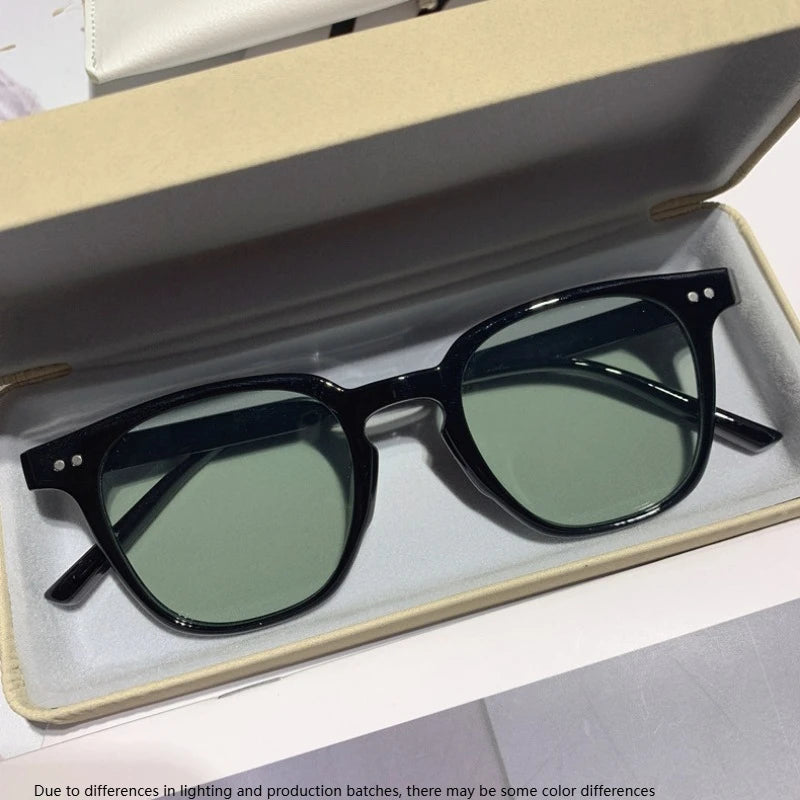 Vintage Oversized Square Sunglasses for Women & Men | Retro Shades Oversized Sunglasses Axl C4