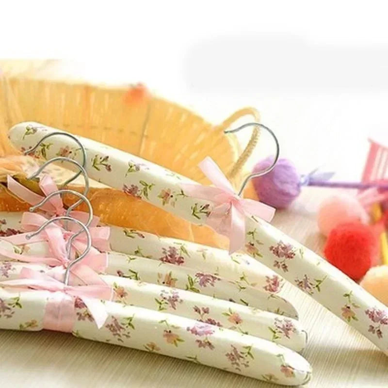 5-Pack Non-Slip Sponge Clothes Hangers – Space-Saving Closet Clothes Hangers Axl