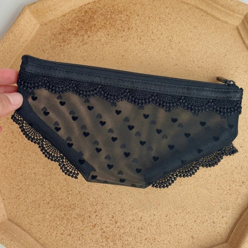 Y2K Briefs Shape Cosmetic Bag – Mesh Lace Makeup Pouch Cosmetic Makeup Bag Axl Black Heart-B