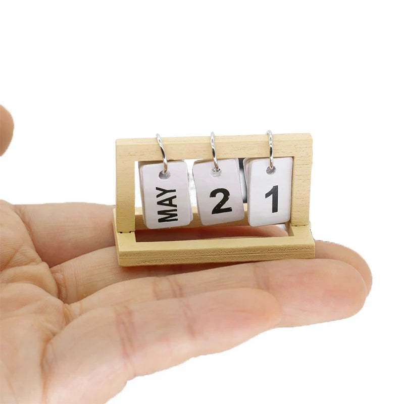 1:12 Dollhouse Miniature Desk Calendar – Wood Decor Accessory Dollhouse Accessory Axl Beige