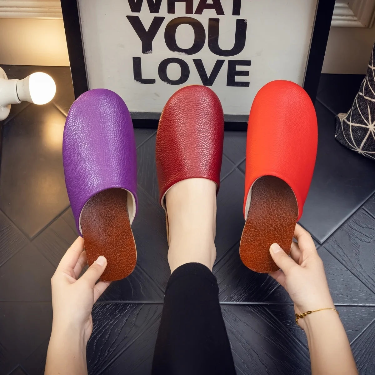 Lorilury Black PU Leather Indoor Slides – Non-Slip Unisex Indoor House Slippers Axl