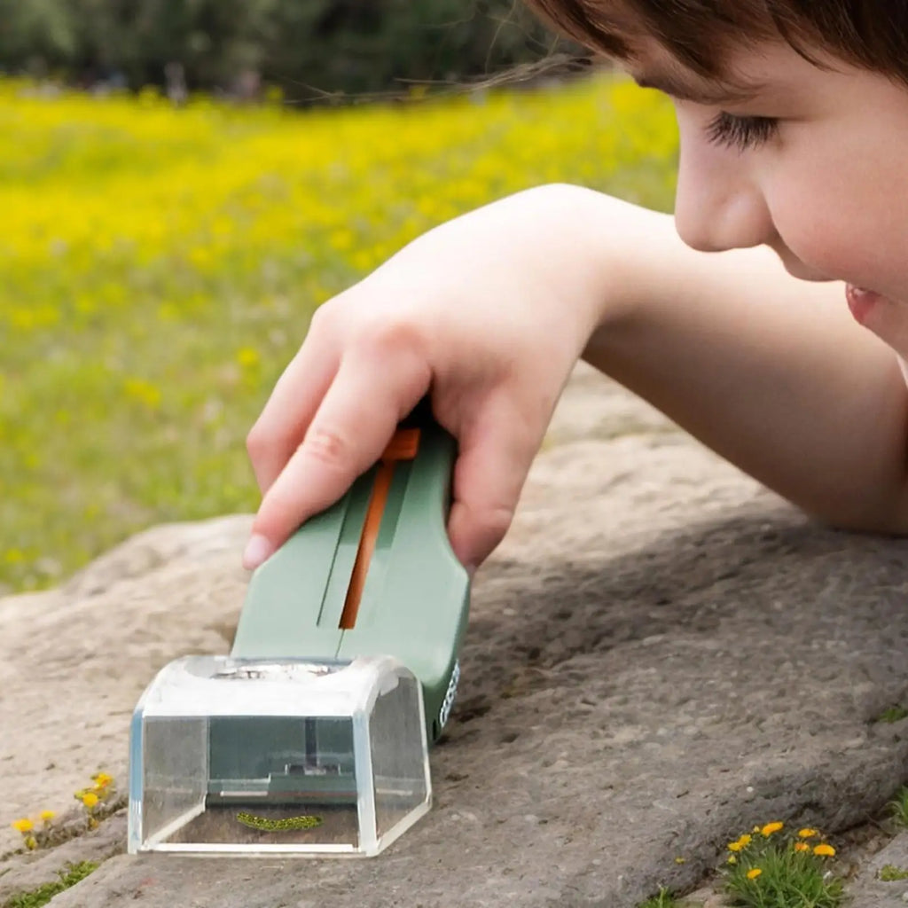 Kids 5X Magnifying Bug Catcher – Quick-Release Exploration Tool Bug Catcher Toy Axl