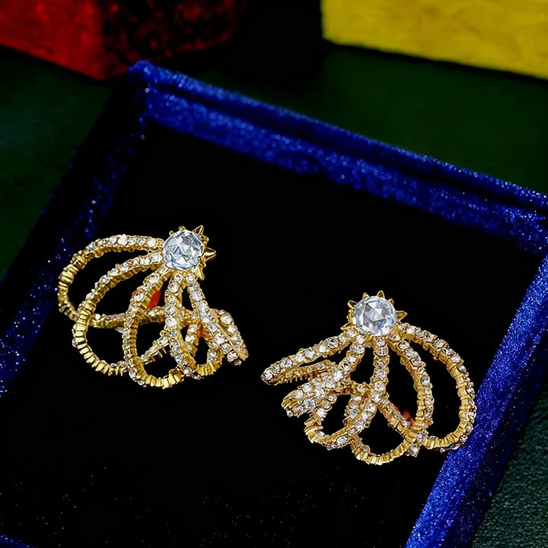 Huitan Hollow Claw Cubic Zirconia Stud Earrings for Women Stud Earrings Axl E5508