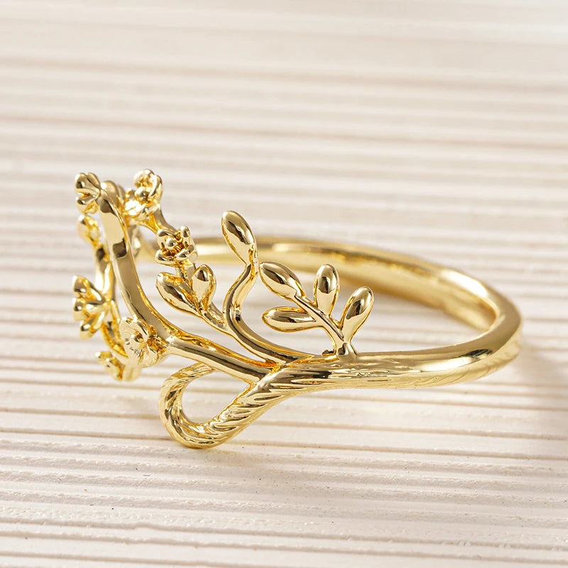 Huitan Gold Leaf Open Ring – Adjustable Statement Ring for Women Fashion Ring Axl