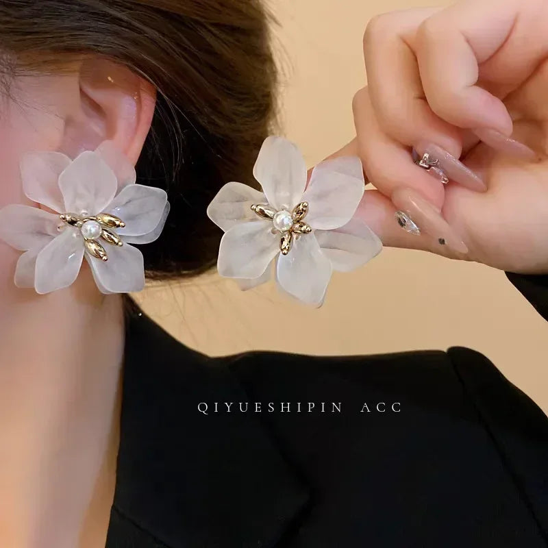 Acrylic Flower Drop Earrings – Bold Statement Fashion Jewelry Drop Earrings Axl
