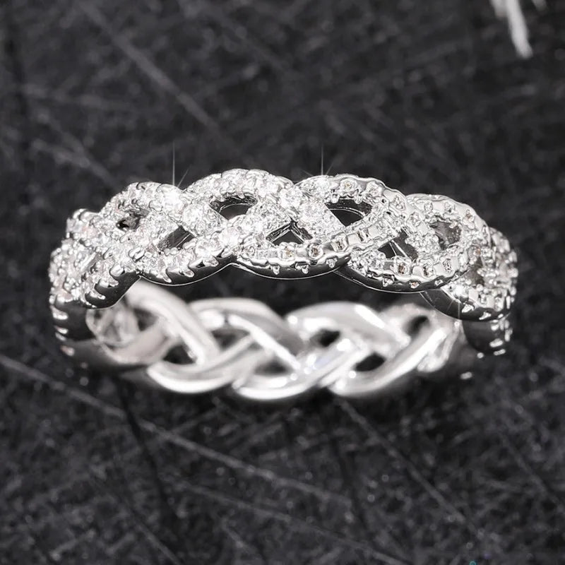 Huitan Twist Ring Women – Silver CZ Full-Pave Wedding Band Fashion Ring Axl