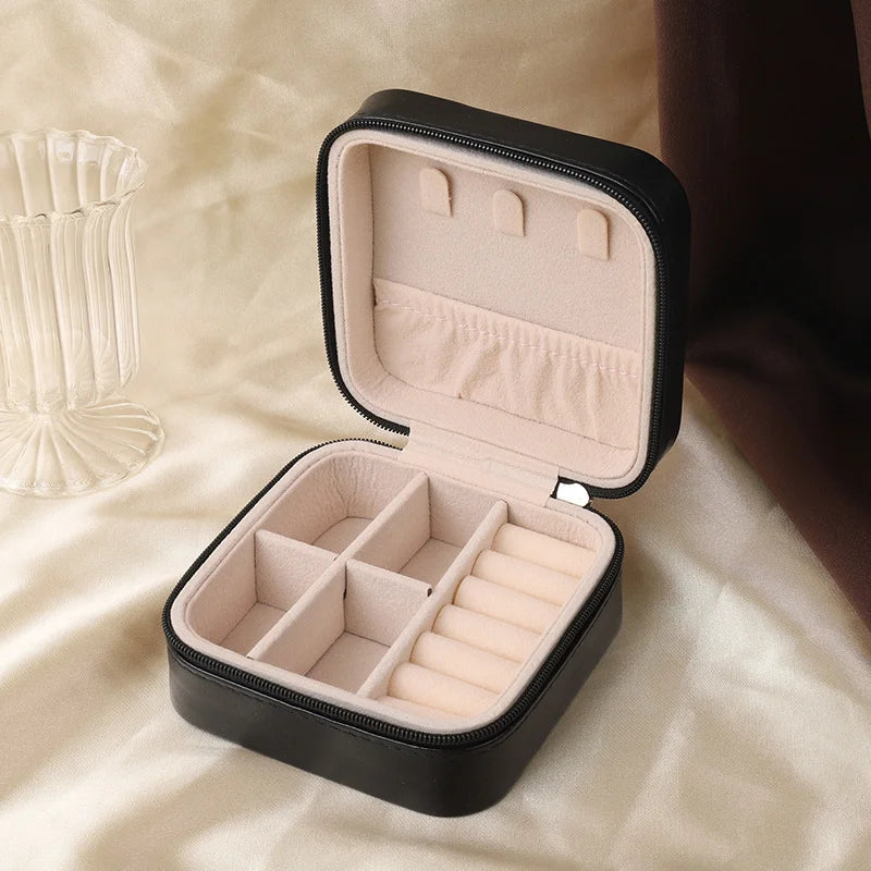 Portable Mini Jewelry Box – Travel Organizer for Rings & Earrings Jewelry Storage Box Axl 1PCS