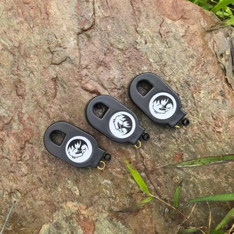 Black Outdoor Rebound Keychain Clip – Multi-Function Quick-Release Keychain Clip Axl