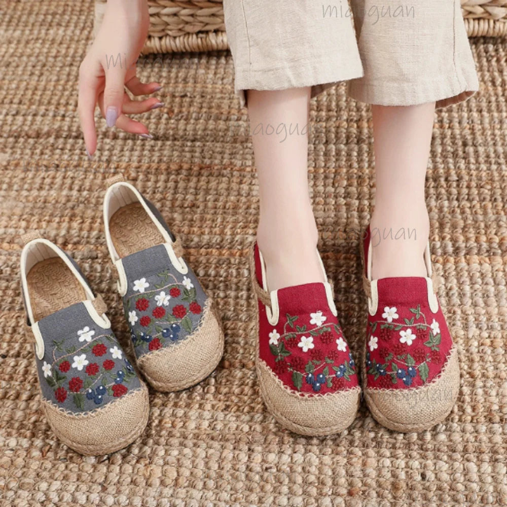Women's Embroidered Canvas Flat Espadrilles – Slip-On Loafers Flat Espadrille Loafers Axl