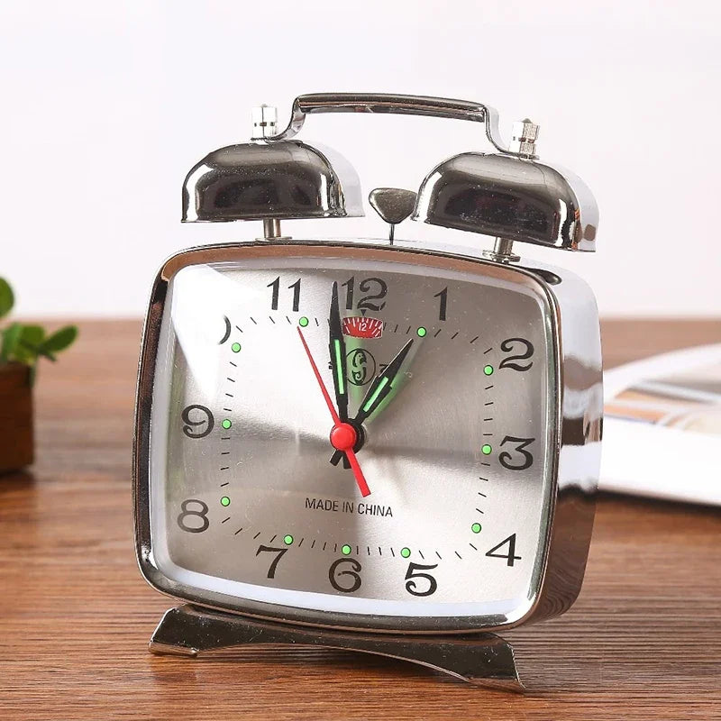Vintage Mechanical Bell Alarm Clock – Retro Metal Bedside Clock Alarm Clock Axl
