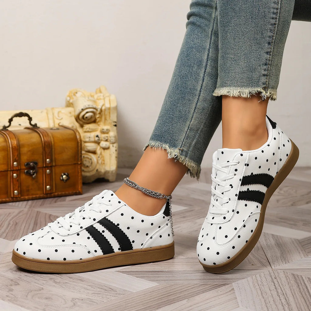Women's Casual Flat Sneakers – Round Toe Thick Sole Lace-Up Women's Flat Sneakers Axl
