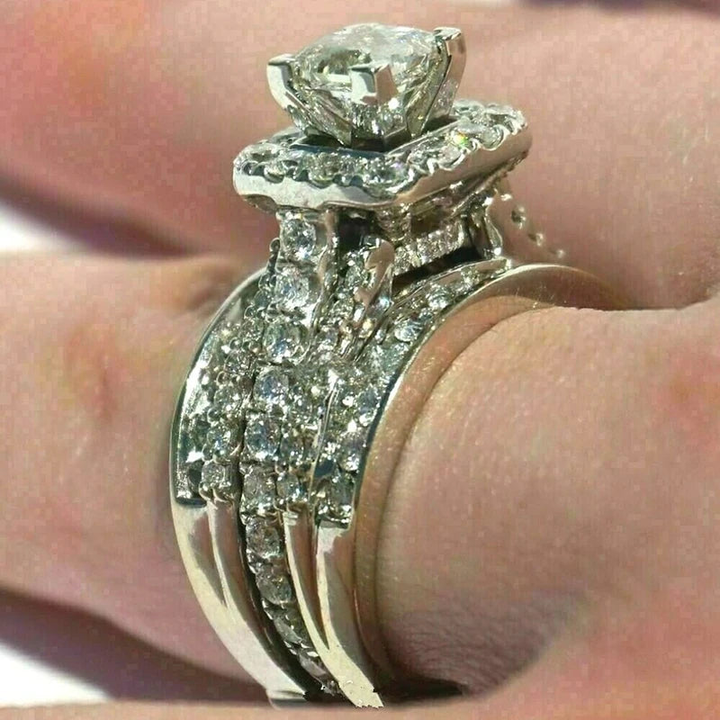 Huitan Women's CZ Wedding Band – Sparkling Cubic Zirconia Ring Wedding Band Ring Axl