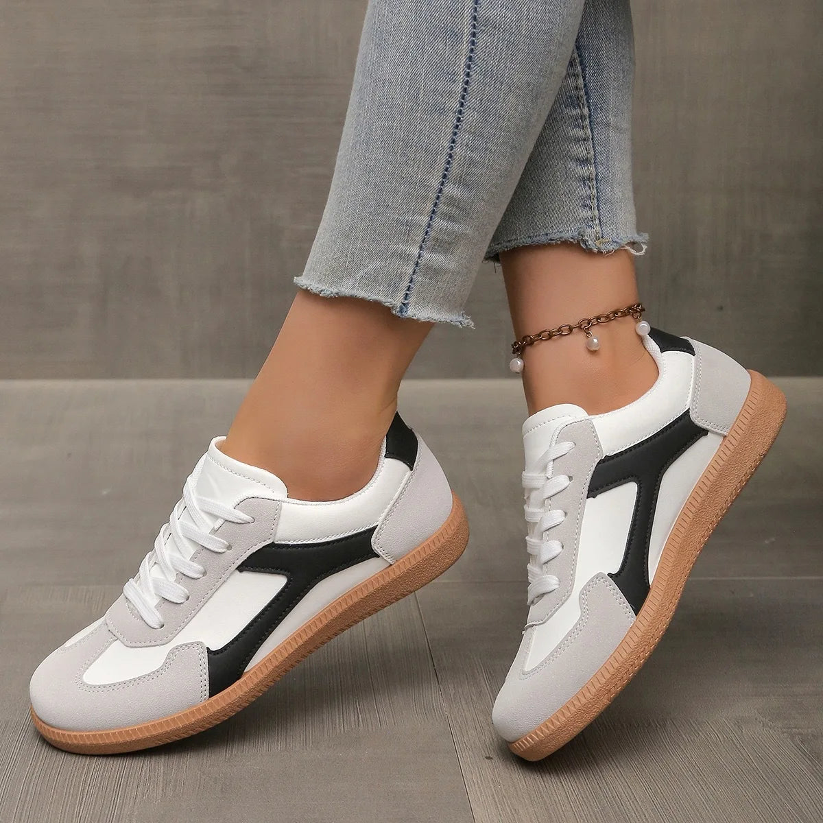 Women's Low Top Canvas Sneakers – Wide Toe Lace-Up Trainers Canvas Sneakers Axl 18 42