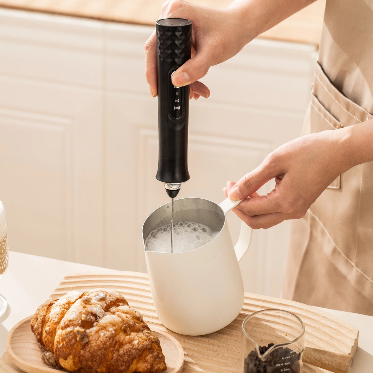 Rechargeable Handheld Electric Milk Frother – 12000 RPM Electric Milk Frother Axl