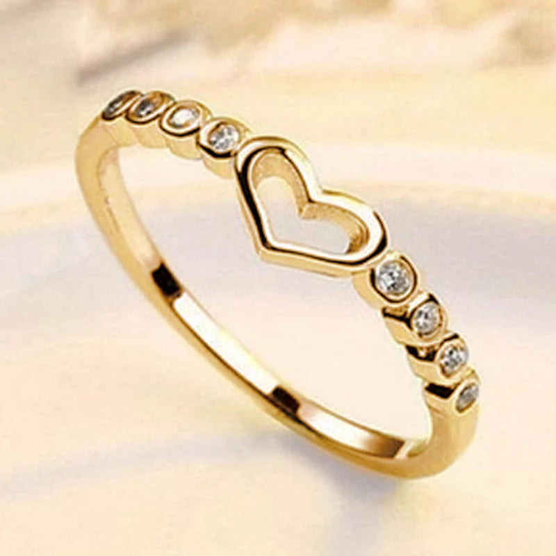 Huitan Hollow Heart Ring – Crystal Cubic Zirconia Bridal Band Bridal Fashion Ring Axl