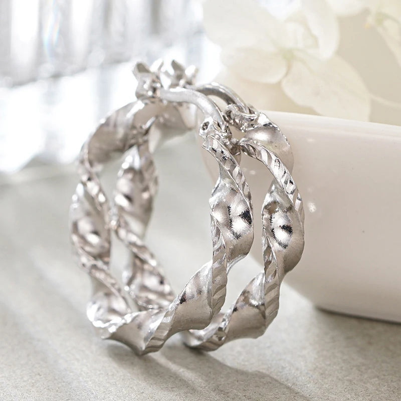 Huitan Twisty Hoop Earrings – Geometric Fashion Jewelry Women Hoop Earrings Axl E5883