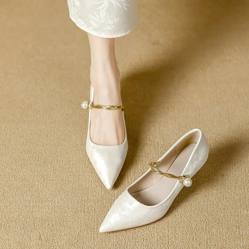 YBQJOO Women's Slip-On Stiletto Pumps – Pointed Toe Heels Stiletto Pumps Axl Creamy-white 39