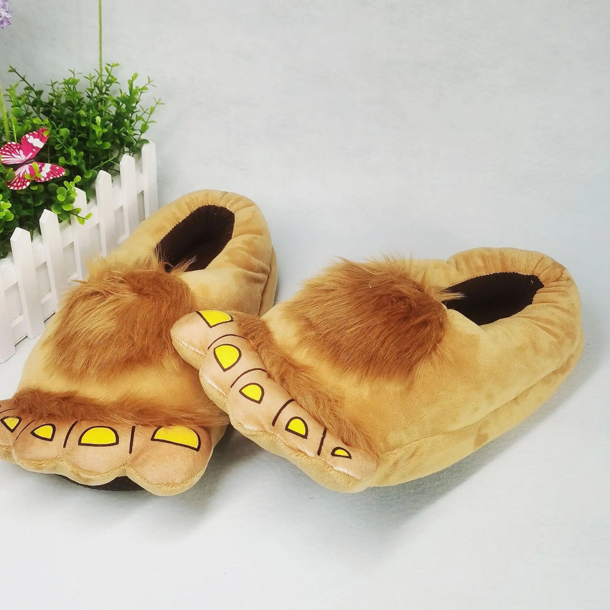 Lorilury Fuzzy Animal Slippers – Novelty Paw & Bigfoot Slides Novelty Indoor Slippers Axl