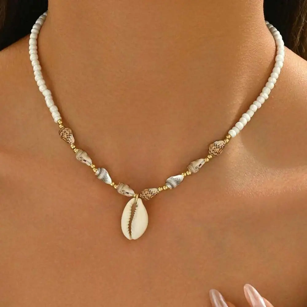 Handmade Seashell Necklace – Boho Conch Pendant Beach Choker Pendant Necklace Axl