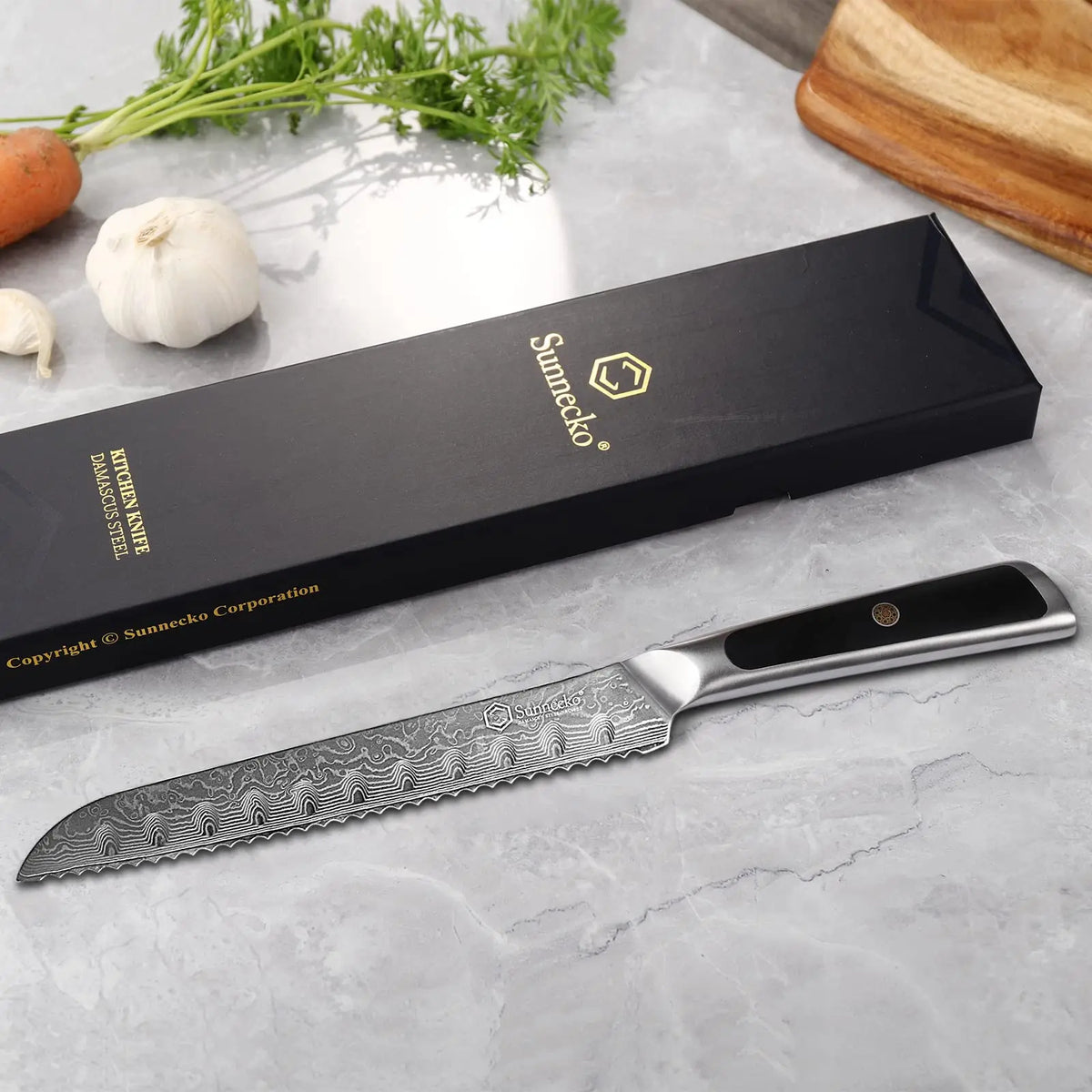 Sunnecko 8" Damascus Steel Serrated Bread Knife – VG10 Sharp Serrated Bread Knife Axl