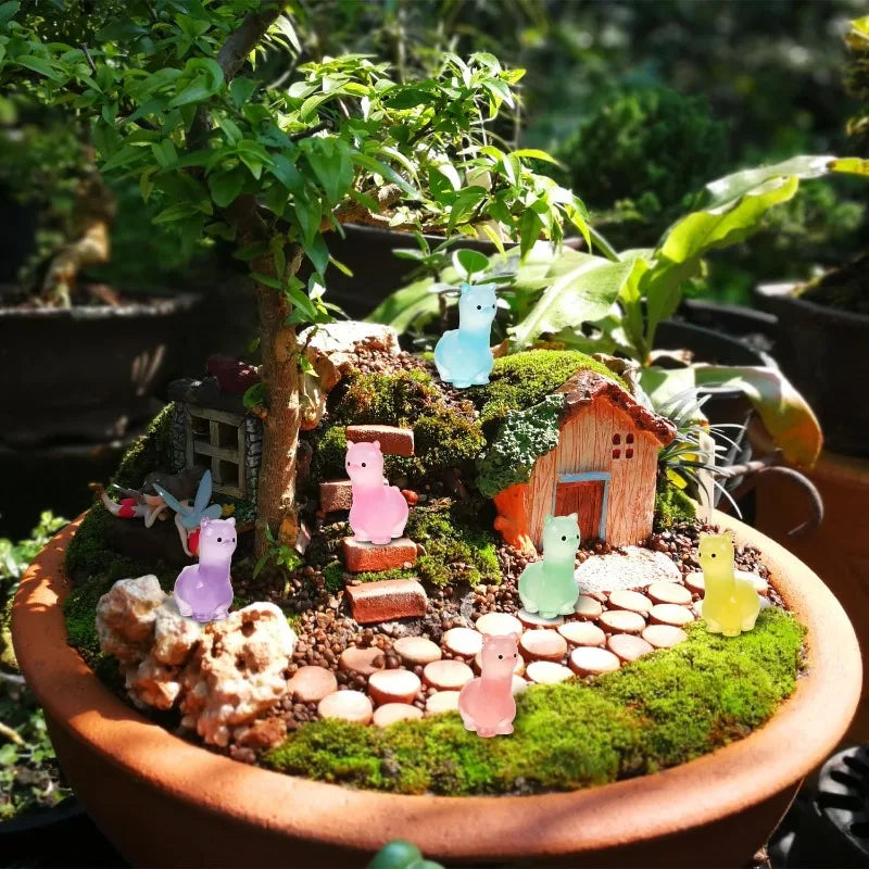 18 Pcs Glow-in-the-Dark Alpaca Mini Resin Figurines & Decor Mini Resin Figurines Axl