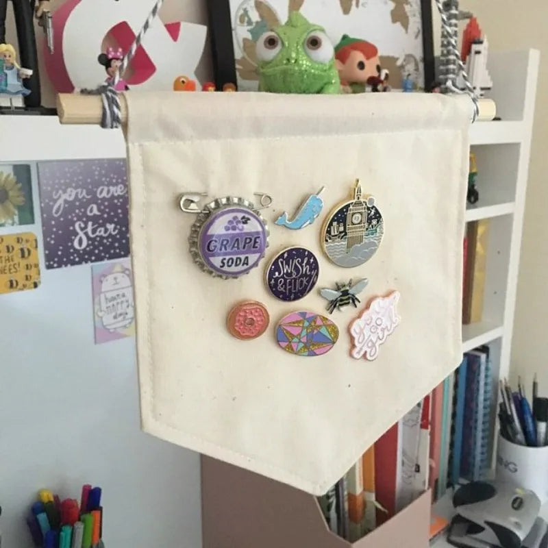 Pin Display Pennant Banner – Blank Canvas Lapel Pin Holder Pin Display Pennant Axl