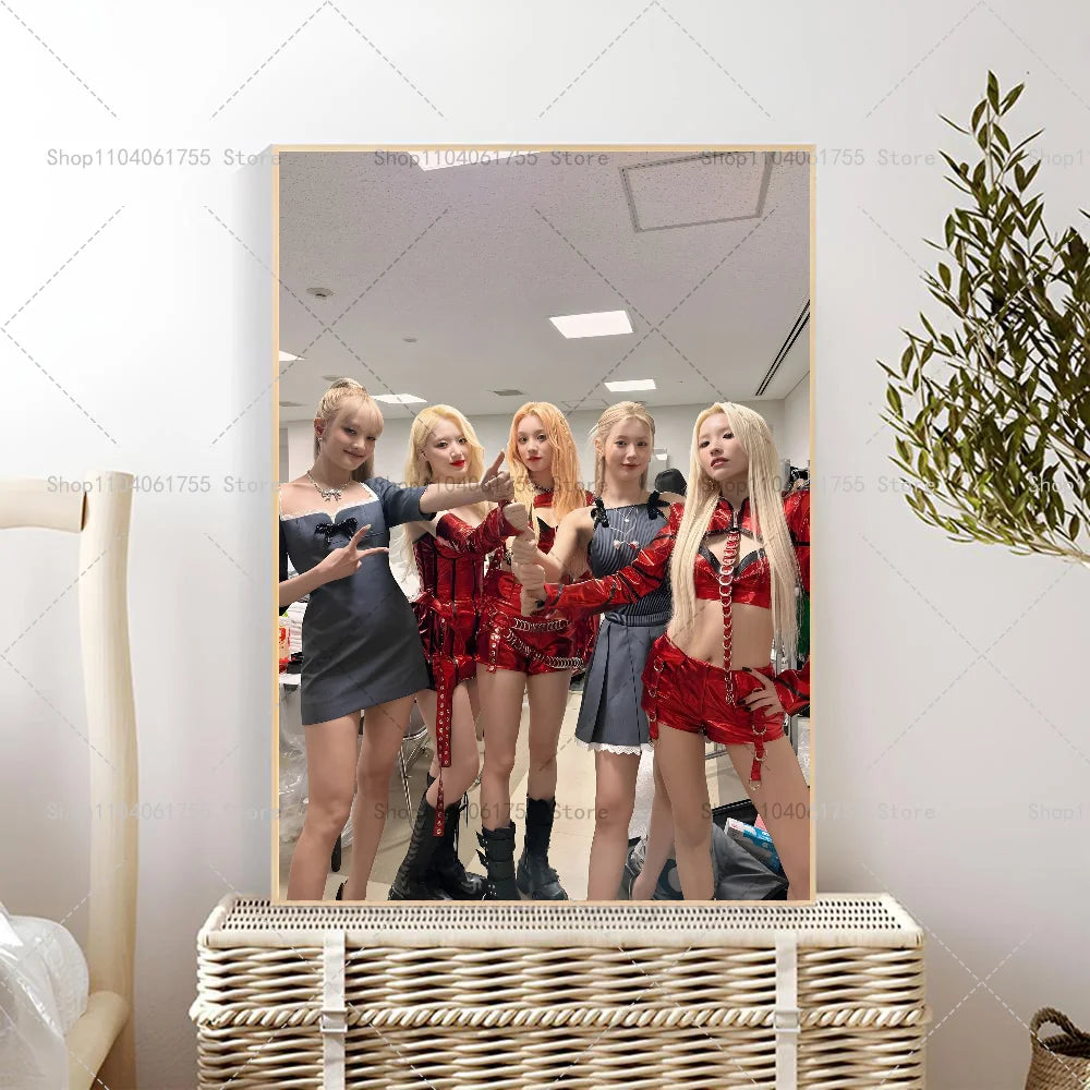 (G)I-DLE Kpop Poster – Waterproof Self-Adhesive Wall Sticker Wall Art Poster Axl z10 30x42cm No Frame