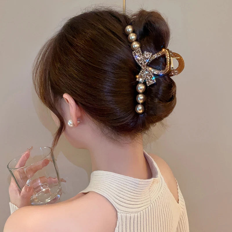 Camellia Pearl Shark Claw Hair Clip – Elegant Crab Clip Hair Claw Clip Axl A7
