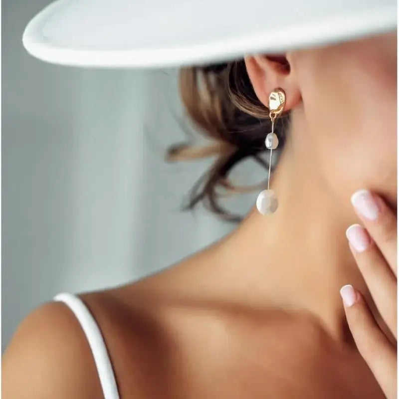 Baroque Asymmetric Pearl Drop Earrings – Geometric Style Pearl Drop Earrings Axl