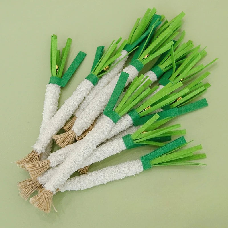 Wooden Scallion Cat Chew Toy – Bite-Resistant Teeth Grinder Cat Chew Toy Axl