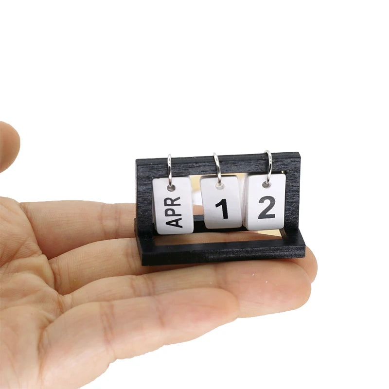 1:12 Dollhouse Miniature Desk Calendar – Wood Decor Accessory Dollhouse Accessory Axl Black