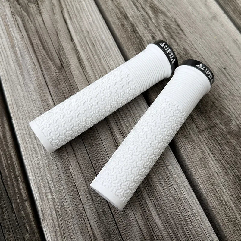 MTB Lock-On Handlebar Grips – Anti-Slip Rubber | Axl Bike Grips MTB Handlebar Grips Axl