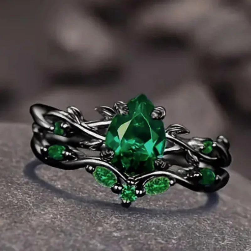 Huitan Black Plated Green CZ Leaf Ring Set – 2Pcs Vintage CZ Ring Set Axl