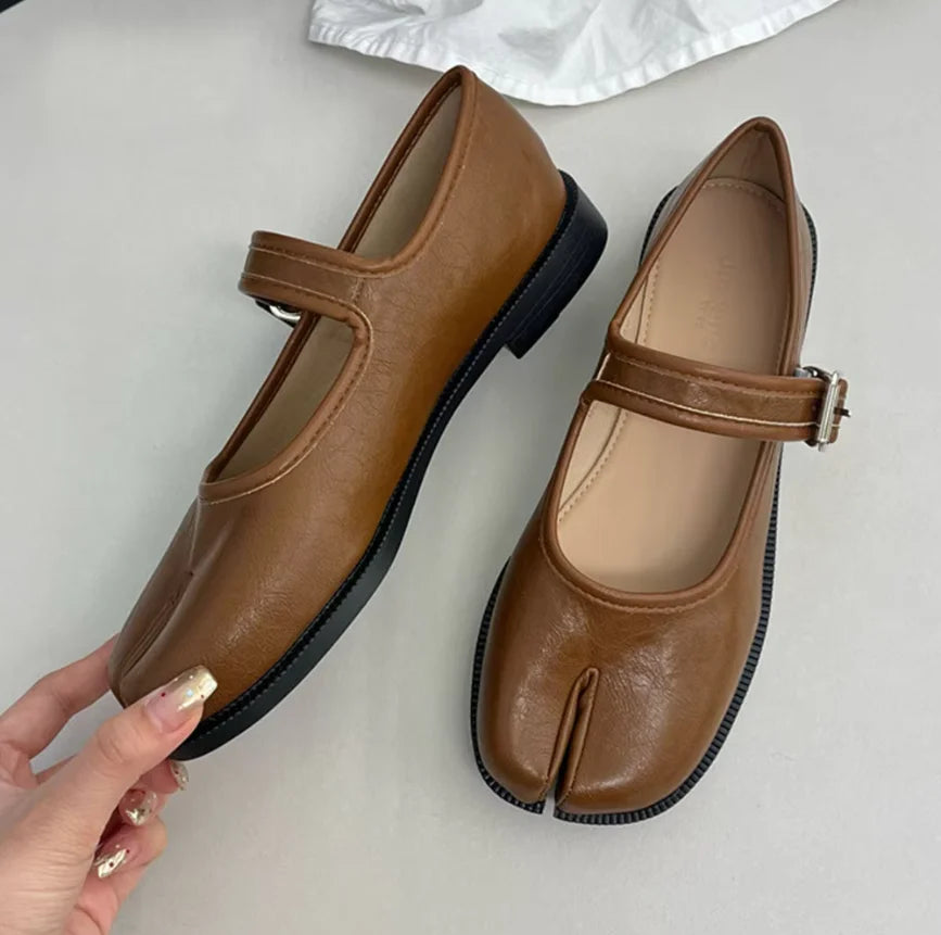 Women's Split Toe Tabi Mary Jane Flats | Buckle Strap Mary Jane Flats Axl