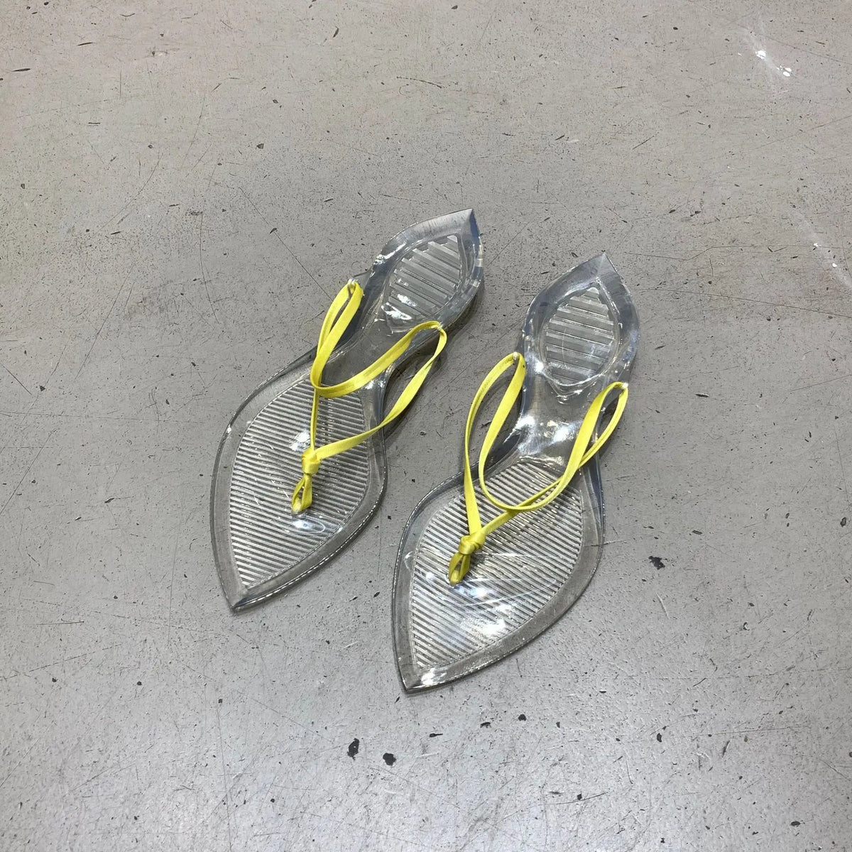 Women's Pointed Toe Flat Flip Flops – Summer Casual Slippers Women's Flat Slippers Axl Yellow 40