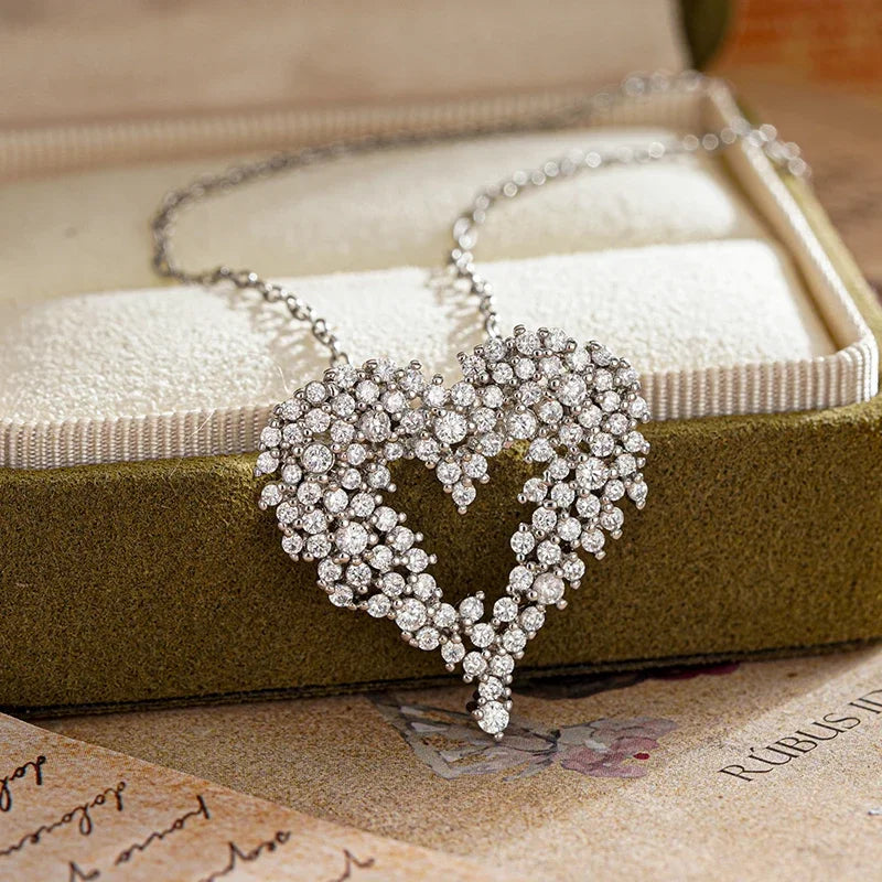 Huitan Sparkling Heart Pendant Necklace – CZ Women's Jewelry Pendant Necklace Axl