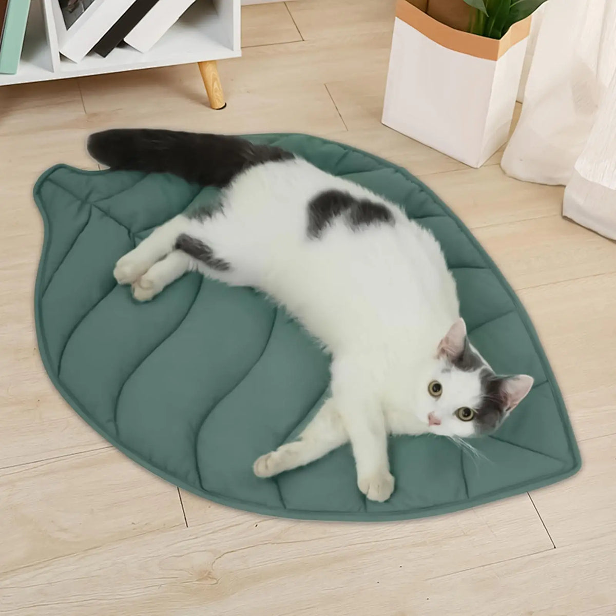 Leaf-Shaped Cooling Cotton Pet Mat – Washable Dog & Cat Bed Pet Cooling Mat Axl