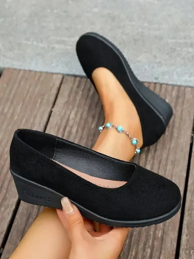 Women's Velvet Slip-On Loafers – Soft Sole Slope Heel Casual Shoes Slip-On Loafers Axl 42 black